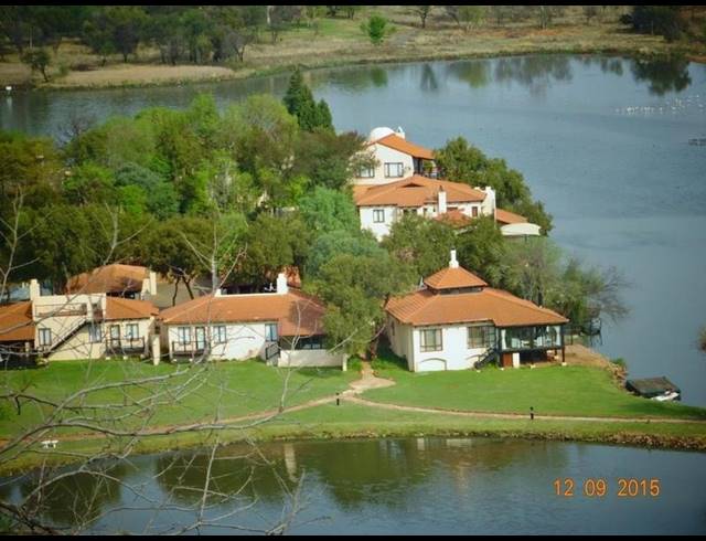 4 BEDROOM APARTMENT FOR SALE IN BROEDERSTROOM